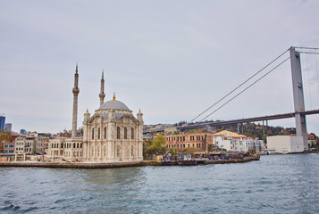 Obraz na płótnie Canvas Ortakoy mosque and Bosphorus bridge, Istanbul