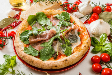 ピッツア　Italian home-made pizza
