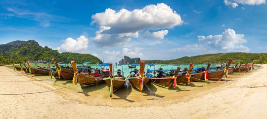  Traditional thai boat on Phi Phi Don © Sergii Figurnyi