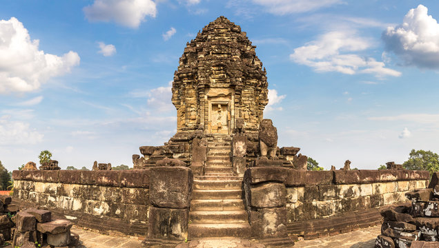 Bakong Prasat temple in Angkor Wat