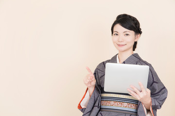 着物を着た女性