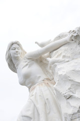 長崎平和公園、白い乙女の像の上半身