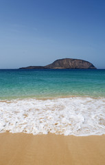 Isole Canarie: la spiaggia Playa de Las Conchas a nord di La Graciosa, l'isola principale dell'arcipelago Chinijo a nord ovest di Lanzarote