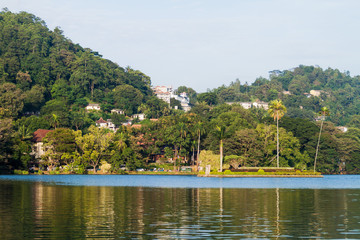 Fototapeta na wymiar Bogambara lake in Kandy, Sri Lanka