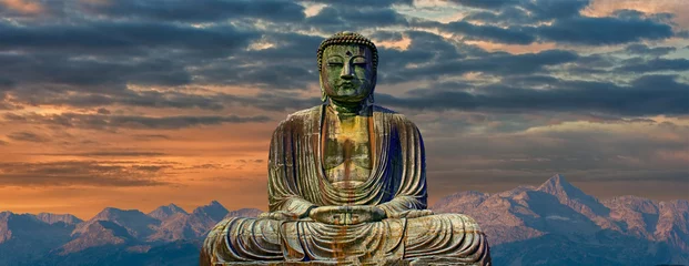 Poster de jardin Bouddha Image de bouddha avec des montagnes au fond de l& 39 aube
