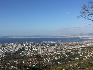 Cape-Town city lanscape : city on the coast of ocean and surrounded by mountains.