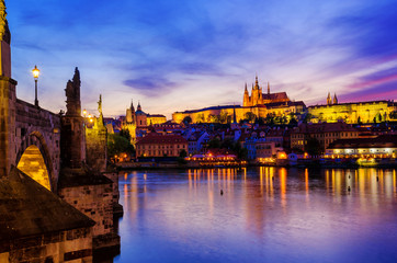 Fototapeta na wymiar Gorgeously lit Prague Castle at sunset