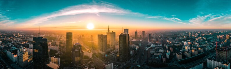 Warszawska panorama o wschodzie słońca - obrazy, fototapety, plakaty