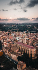 Obraz premium Atardecer en el casco antiguo, Valls.