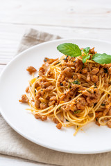 stir-fried spaghetti with minced pork and basil