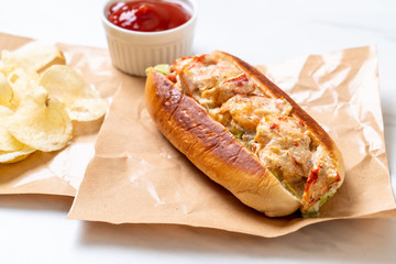 homemade lobster roll