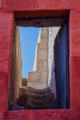Puerta y marco de sillar - Convento de Santa Catalina