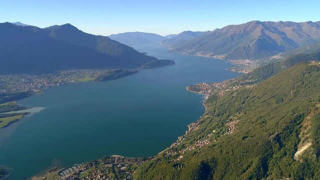 Aerial 4K - Lago di Como - Vista panoramica dell'alto Lario verso sud 