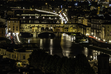 Fototapeta na wymiar night view of the bridge in Italy