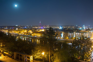 Obraz premium Panorama Pragi, lampki nocne