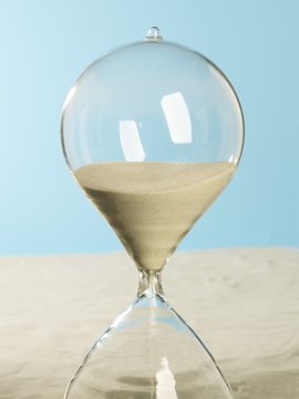 Modern hourglass