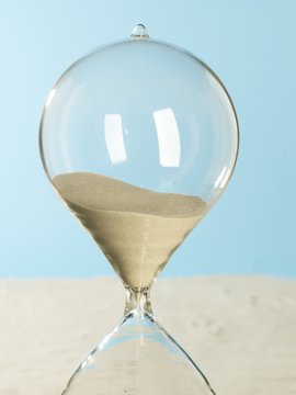Modern hourglass