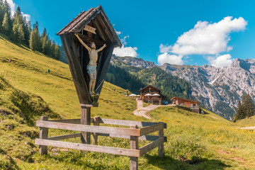 Fototapeta na wymiar Beautiful alpine view at the Achensee - Pertisau - Tyrol - Austria