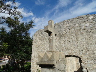 alter aufgelassener Friedhof in Kroatien