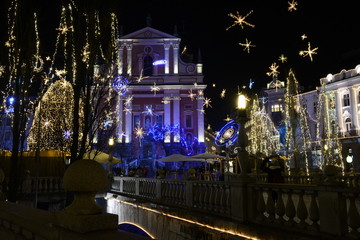 Fototapeta na wymiar ljubljana BY NIGHT IN CHRISTMAS