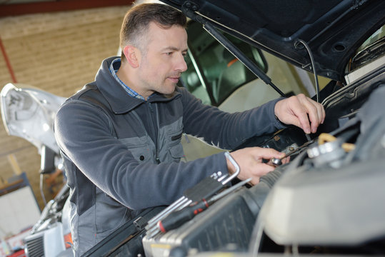 auto mechanic car repair service
