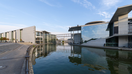 Moderne Architektur im Regierungsviertel von Berlin