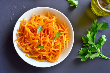Healthy carrot salad