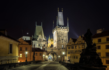 Naklejka premium prague castle at night