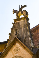 Fototapeta na wymiar Elements of the tomb of Kangrande della Scala in Verona.