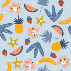 Nahtloses Muster mit tropischen Früchten und Blättern. Handgezeichneter Sommerdruck. Vektor-Illustration.