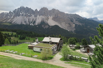 Fototapeta na wymiar Schatzerhütte auf der Plose, Südtirol