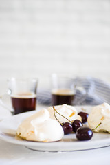 French vanilla meringue cookies