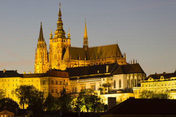 Fototapeta premium Prague gothic Castle with the Lesser Town above River Vltava in the Night, Czech Republic