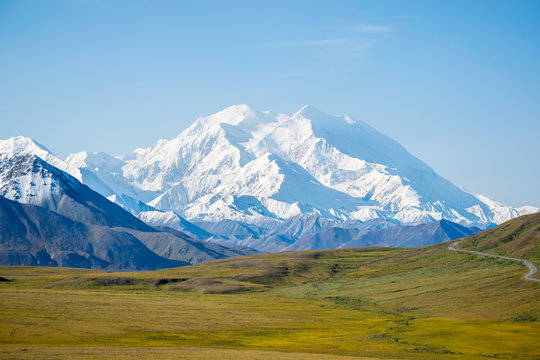 Mount Denali ( Mckinley ) the highest mountain in north america, Alaska