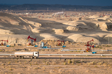 xinjiang gobi oil field