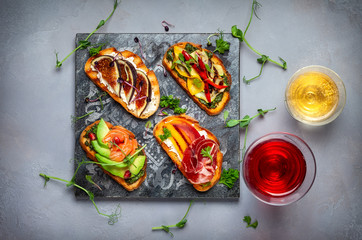 Set of assorted bruschetta