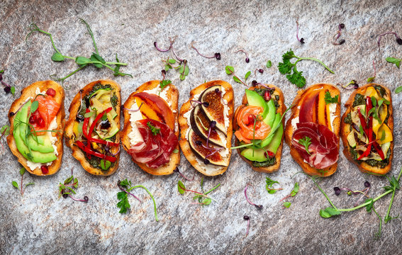 Set of assorted bruschetta