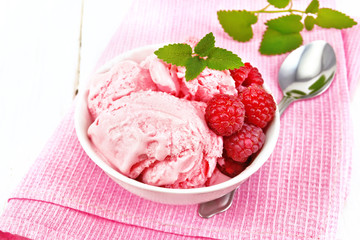 Ice cream crimson in bowl on pink towel