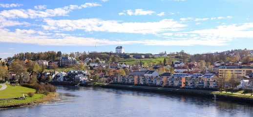 Fototapeta na wymiar Trondheim town at Nidelven with old warehouses