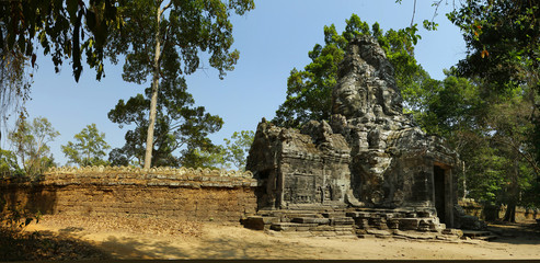 Fototapeta premium View of temple ,in Angkor archaeologic park ,Cambodia