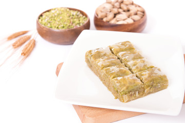 pistachio baklava ready to srevice