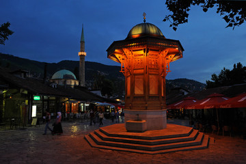 Baščaršija-Platz in der Altstadt von Sarajevo