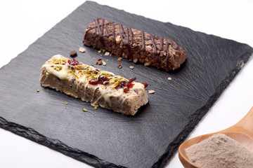 Snack al cioccolato proteine e cereali