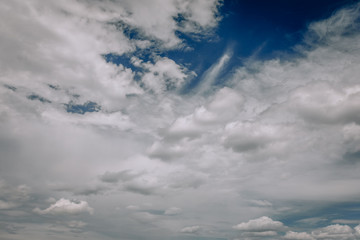 Obraz premium Blue sky background with clouds