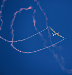 Amazing race of aerobatics planer © o_voltz