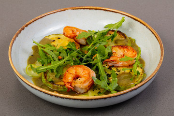 Salad with prawn and zucchini