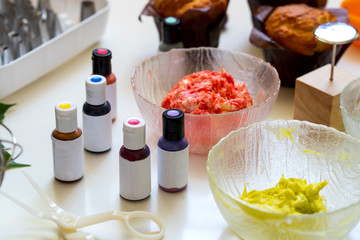 on white background cake molds, spatula, corolla, cones for cream, korean buttercream flowers