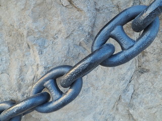 Detalle cadena en Vilanova i la Geltrú