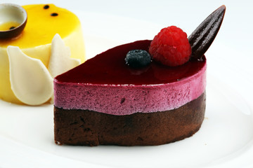 Delicious raspberry cake with fresh raspberries, blueberry and lemon cake.  confiserie cake cuisine.