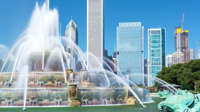 Time-lapse of Buckingham fountain in Grant Park, Chicago